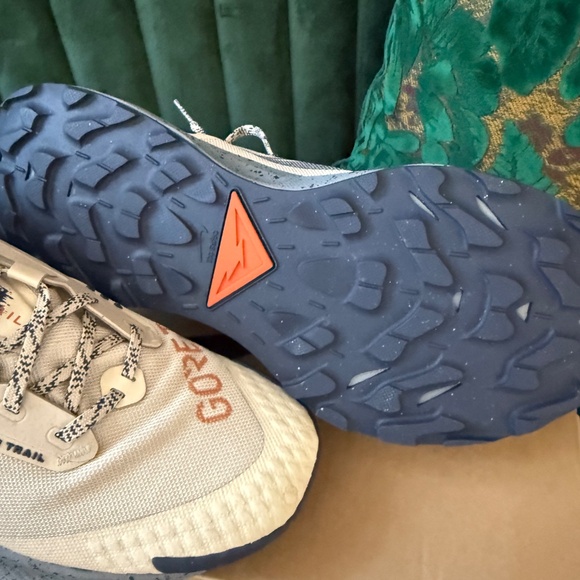 NEW NIKE RUNNING SHOE PEGASUS TRAIL 3 GORE-TEX RATTAN/ORANGE/THUNDER BLUE - Picture 3 of 7